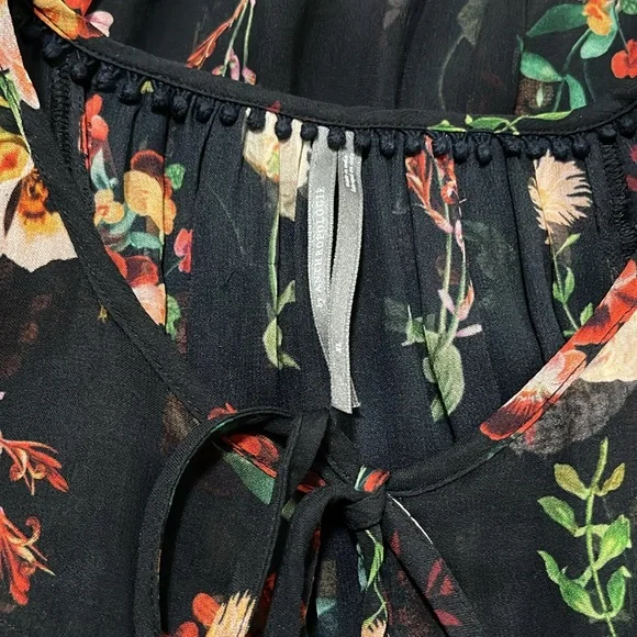 Anthropologie Women’s Sheer Neck Tie Button down Blouse Raglan Sleeve Size Xl. - Picture 16 of 17